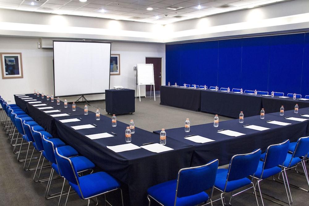 City Express By Marriott Puebla Finsa מראה חיצוני תמונה