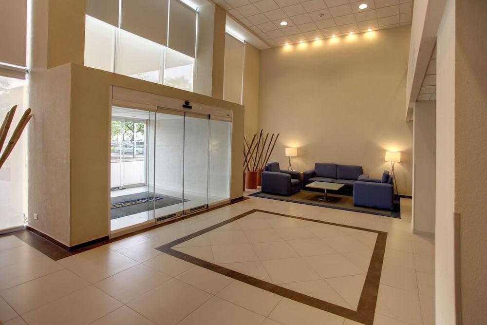 City Express By Marriott Puebla Finsa מראה חיצוני תמונה