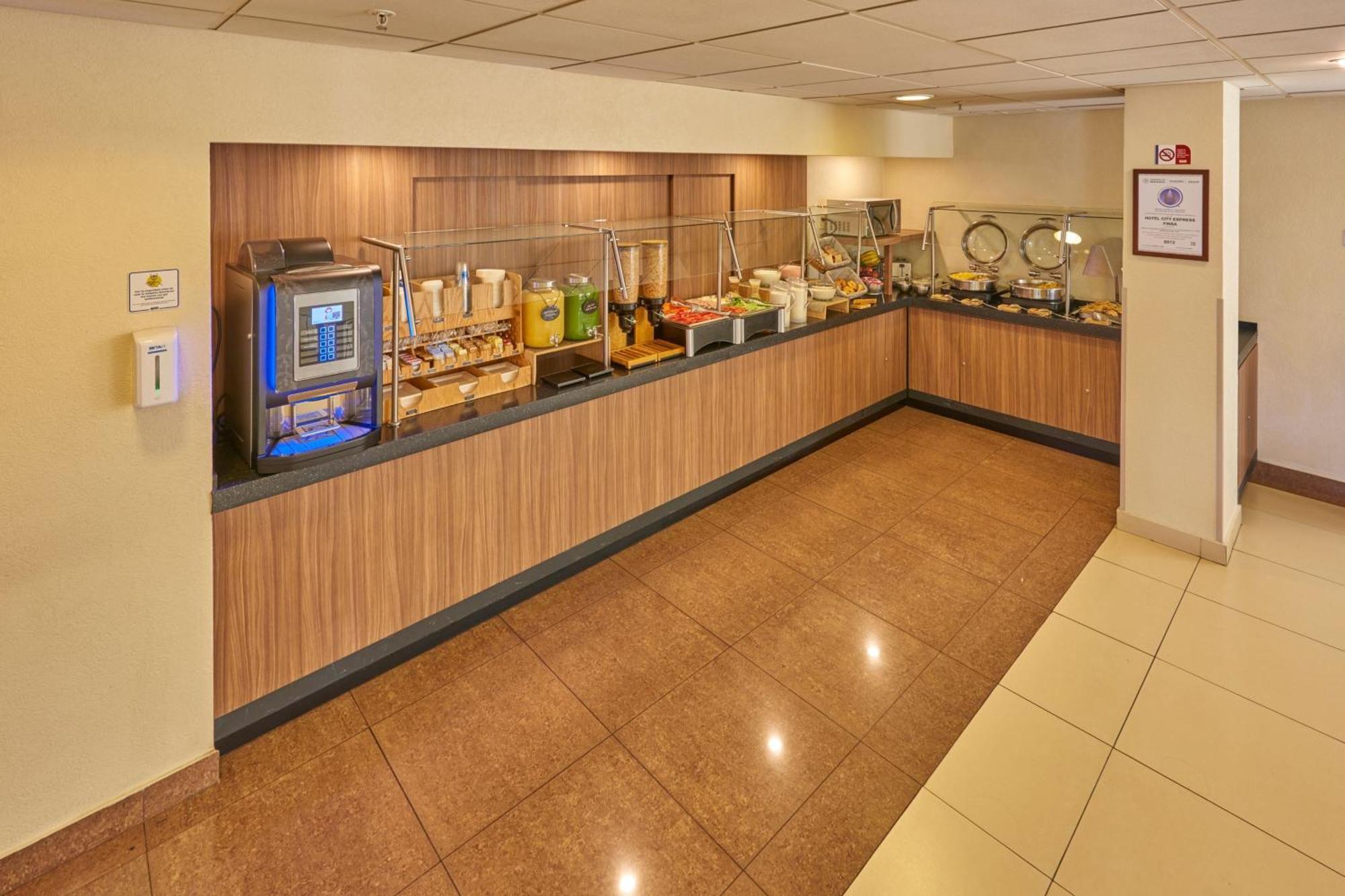 City Express By Marriott Puebla Finsa מראה חיצוני תמונה