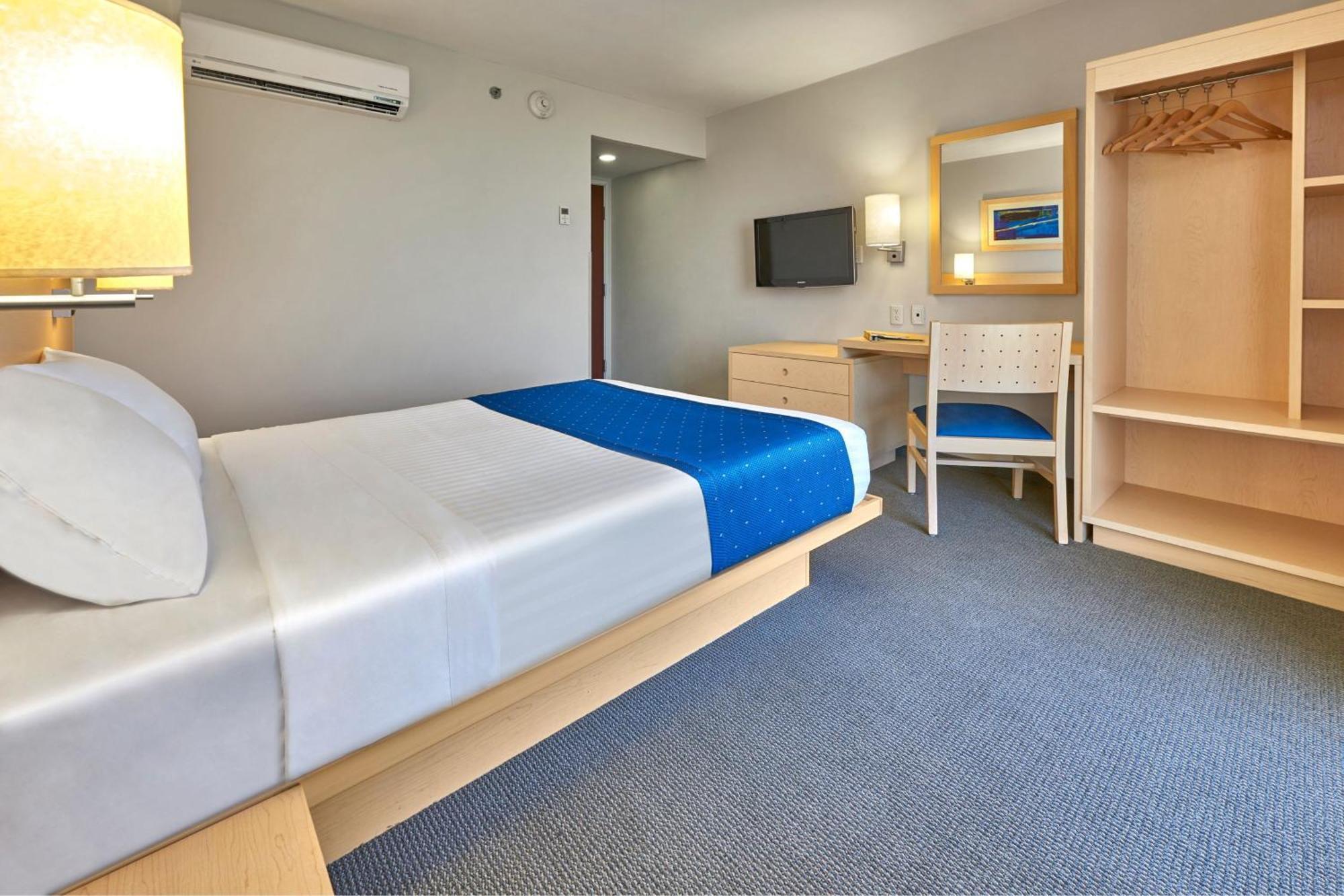 City Express By Marriott Puebla Finsa מראה חיצוני תמונה