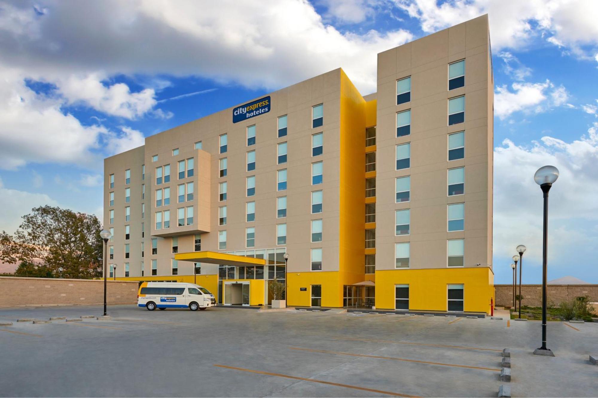 City Express By Marriott Puebla Finsa מראה חיצוני תמונה