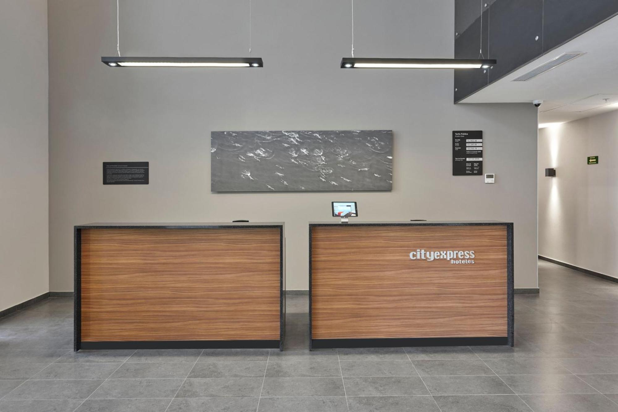 City Express By Marriott Puebla Finsa מראה חיצוני תמונה