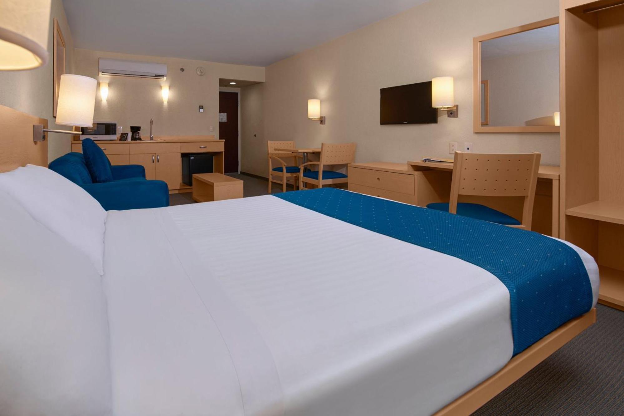 City Express By Marriott Puebla Finsa מראה חיצוני תמונה